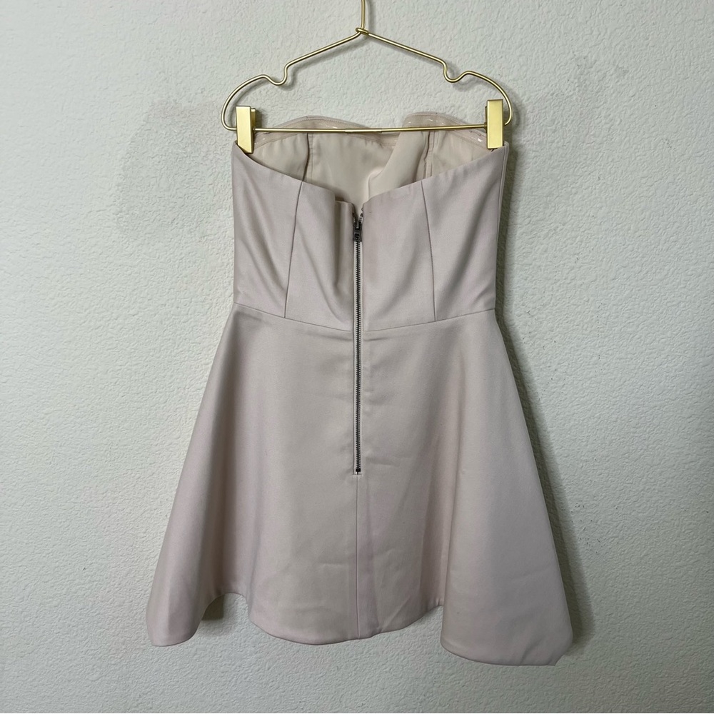 Alice + Olivia Duncan Strapless Peplum Top Pale Size 0 - Picture 4 of 7